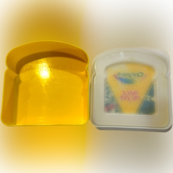 2010 CRAYOLA SANDWICH CONTAINER SNACK PACKER LUNCH BREAD SAVER FRESH YELLOW WHIT - Picture 3 of 6